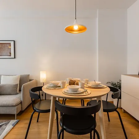 No Marques With Ac And Parking Place *