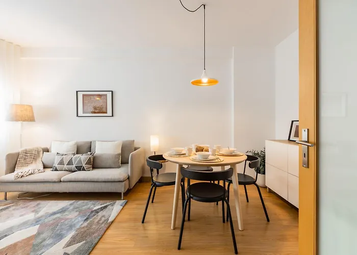 No Marques With Ac And Parking Place *