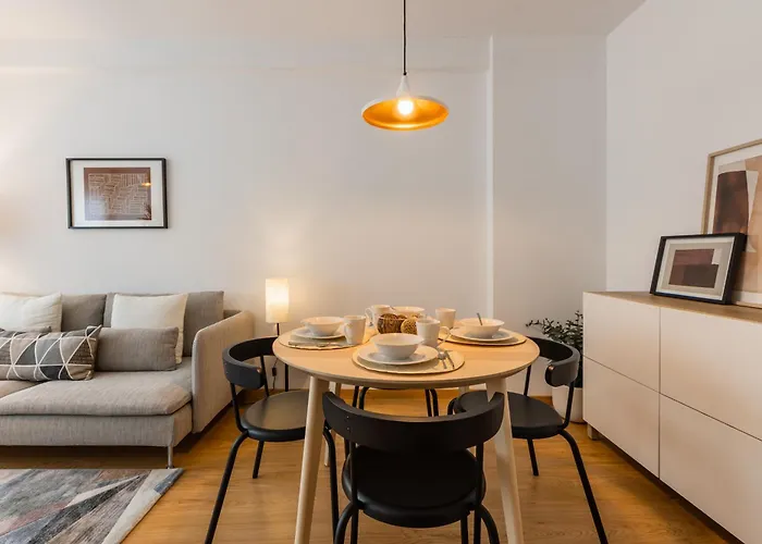 No Marques With Ac And Parking Place *