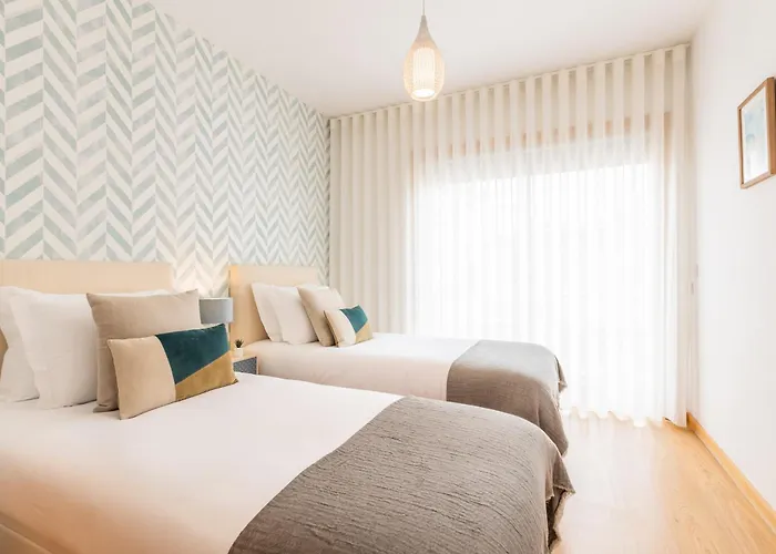 No Marques With Ac And Parking Place * Порту