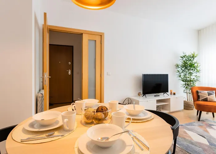 No Marques With Ac And Parking Place * Порту