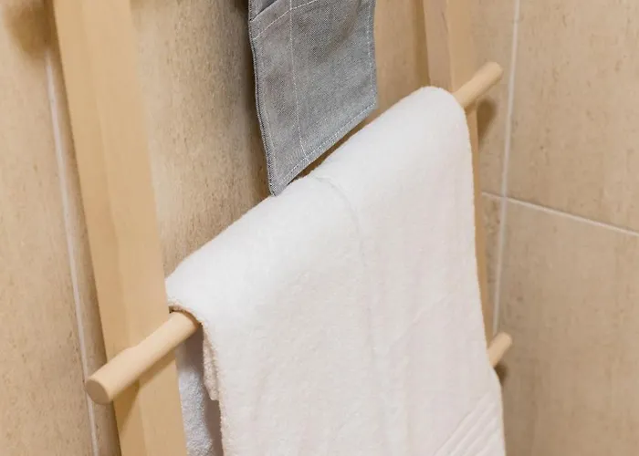 No Marques With Ac And Parking Place