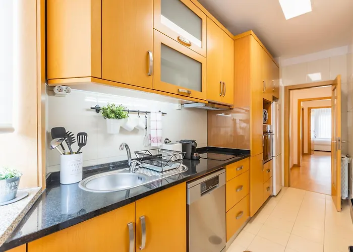 No Marques With Ac And Parking Place ポルト