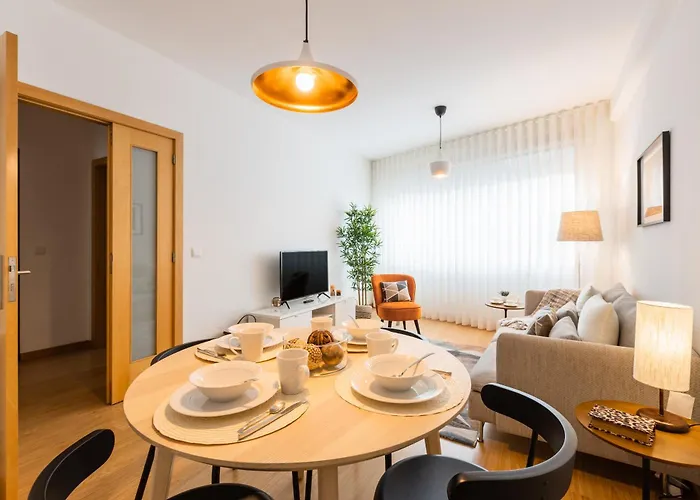 No Marques With Ac And Parking Place ポルト