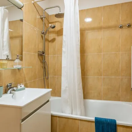 No Marques With Ac And Parking Place Porto